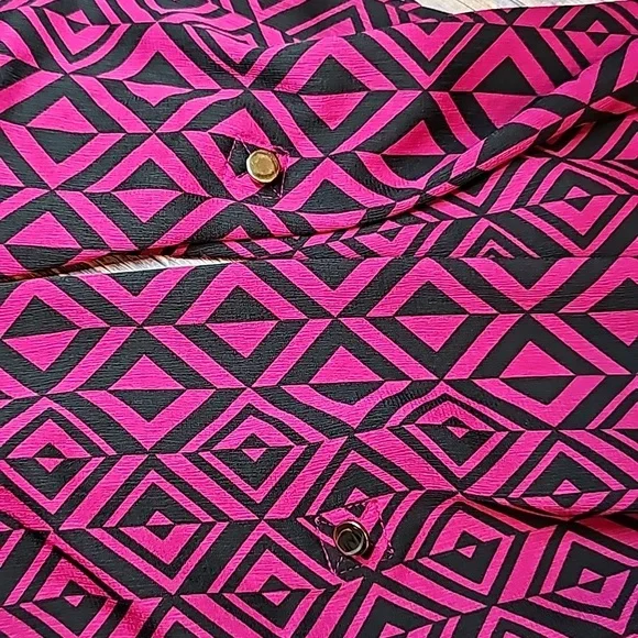NEW DANA BUCHMAN CRANBERRY & BLACK LONG ROLL TAB SLEEVE BUTTON UP BLOUSE - Picture 11 of 16